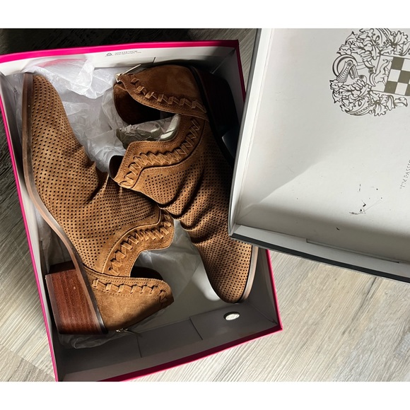 Vince Camuto : Palmina leather bootie - Picture 9 of 10